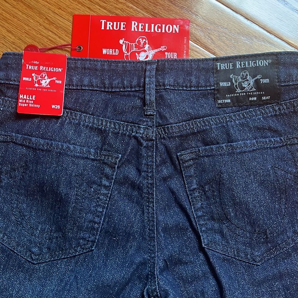 NWT. True Religion Halle Mid Rise Skinny Jeans